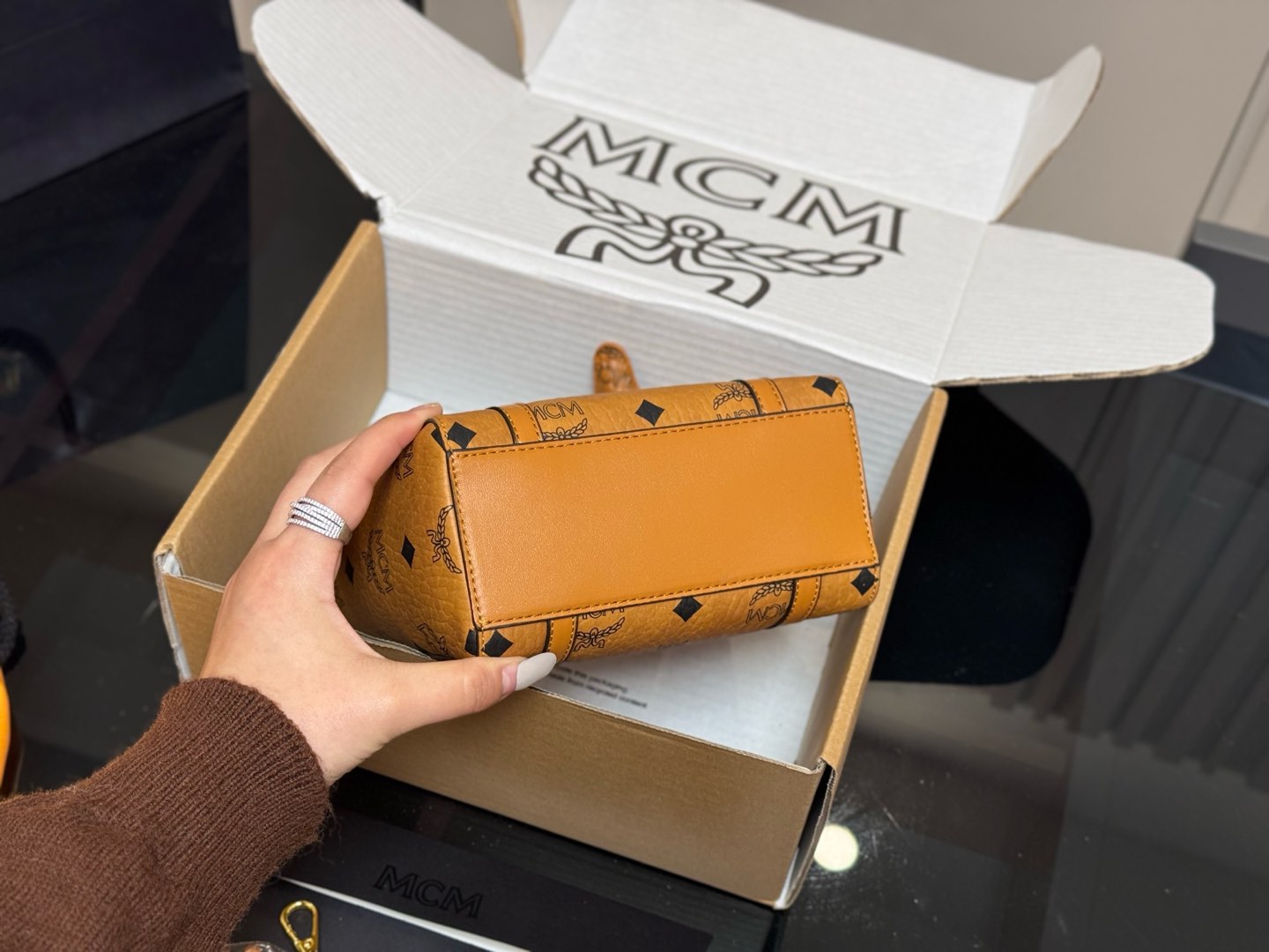 エムシーエムバッグ MCM 2024新作 野菜かごバッグ