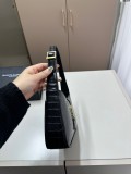 サンローランバッグ Yves Saint Laurent 2024新作 脇の下のバッグ