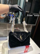 サンローランバッグ Yves Saint Laurent 2024新作 クラウドバッグ