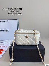 シャネルバッグ CHANEL 2024新作 化粧ポーチ