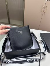 プラダバッグ PRADA 2024新作 ミニショルダーバッグ