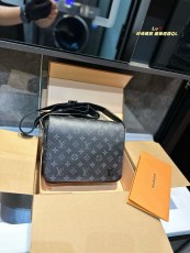 ルイヴィトンバッグ LOUIS VUITTON 2024新作 メッセンジャーバッグ