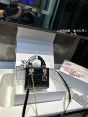 ディオールバッグ DIOR 2024新作 ダイアナ妃のバッグ