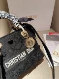 ディオールバッグ DIOR 2024新作 ダイアナ妃のバッグ