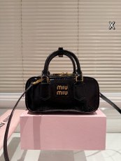 ミュウミュウバッグ Miu Miu 2024新作 カメラバッグ