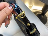 プラダバッグ PRADA 2024新作 脇の下のバッグ
