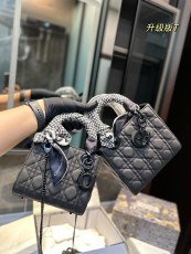 ディオールバッグ DIOR 2024新作 ダイアナ妃のバッグ