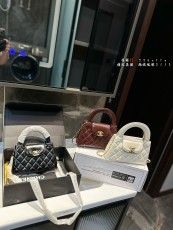 シャネルバッグ CHANEL 2024新作 ハンドバッグ