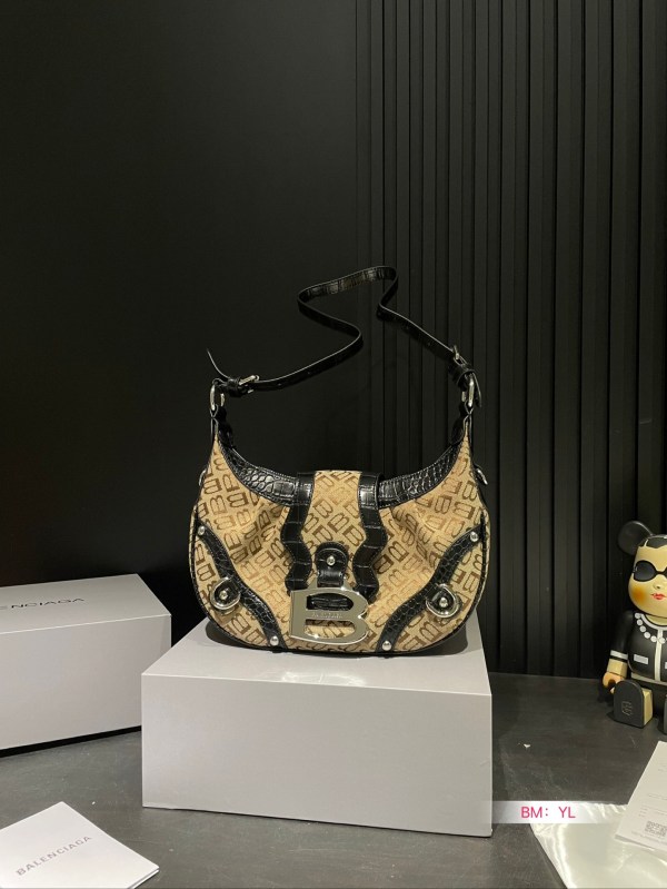バレンシアガバッグ BALENCIAGA 2024新作 脇の下のバッグ