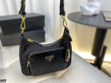 プラダバッグ PRADA 2024新作 ショルダークロスボディバッグ