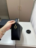 サンローランバッグ Yves Saint Laurent 2024新作 脇の下のバッグ