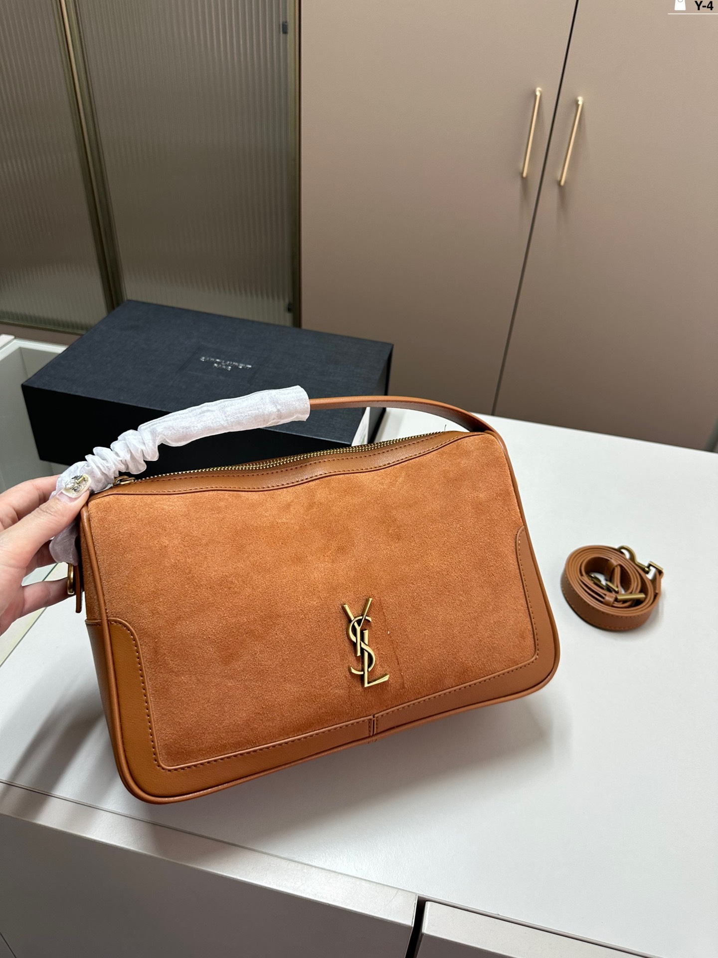 サンローランバッグ Yves Saint Laurent 2024新作 脇の下のバッグ