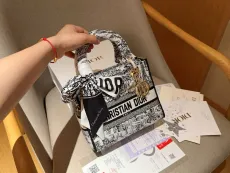 ディオールバッグ DIOR 2024新作 ダイアナ妃のバッグ