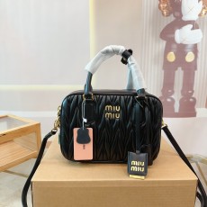 ミュウミュウバッグ Miu Miu 2024新作 ボウリングバッグ
