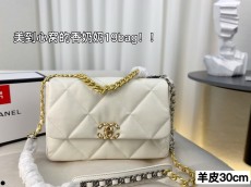 シャネルバッグ CHANEL 2024新作 チェーンバッグ19バッグ