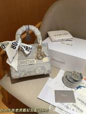 ディオールバッグ DIOR 2024新作 ダイアナ妃のバッグ