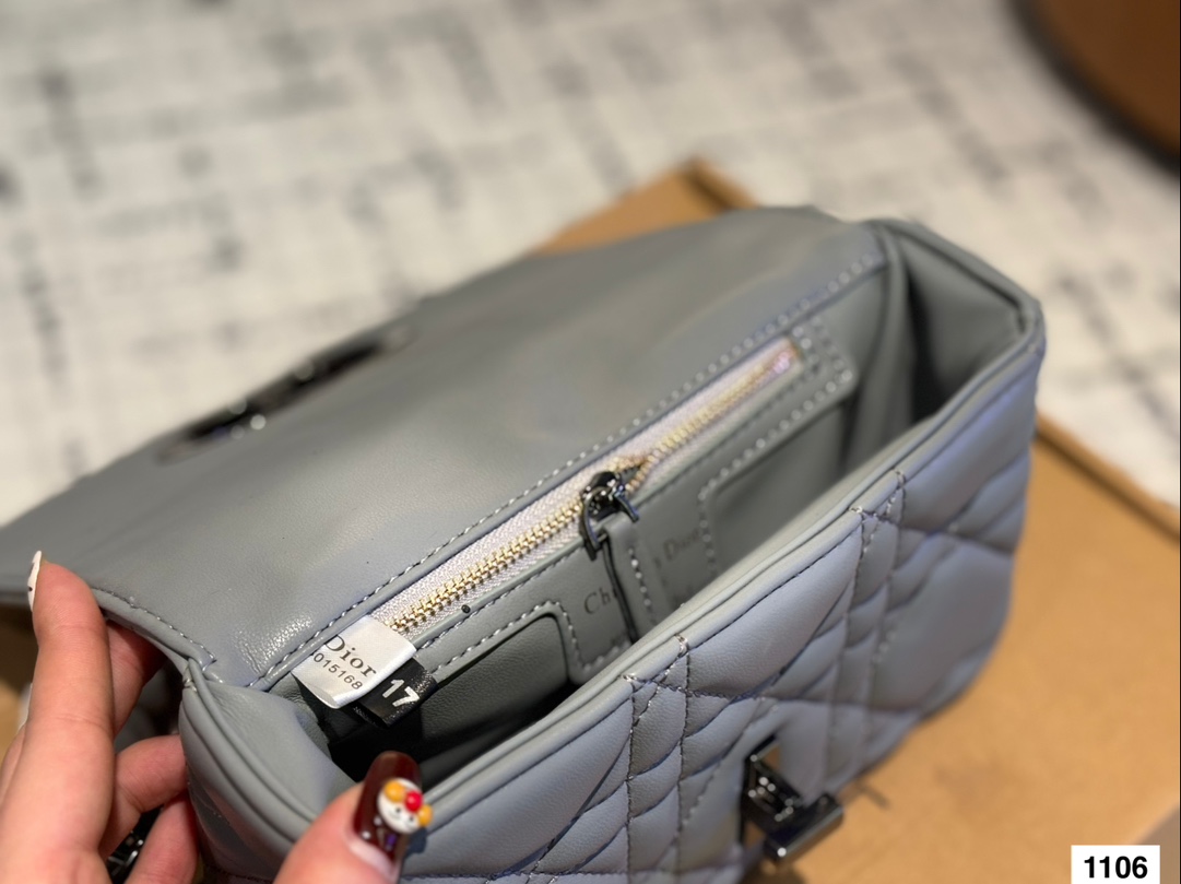 ディオールバッグ DIOR 2024新作 ダイアナ妃のバッグ