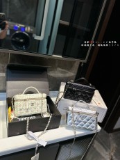 シャネルバッグ CHANEL 2024新作 化粧ポーチ