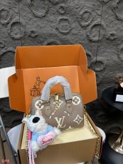 ルイヴィトンバッグ LOUIS VUITTON 2024新作 枕バッグ
