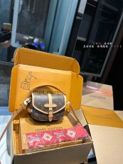 ルイヴィトンバッグ LOUIS VUITTON 2024新作 ソミュール ミニバッグ