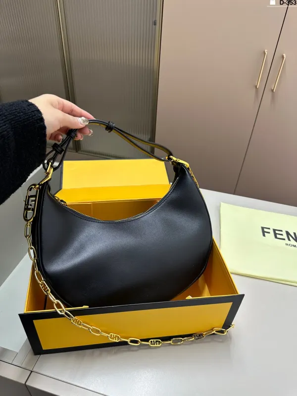 フェンディバッグ FENDI 2024新作 ミニバッグ