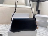 セリーヌバッグ CELINE 2024新作 バゲットバッグ