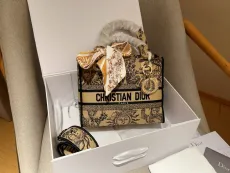 ディオールバッグ DIOR 2024新作 ダイアナ妃のバッグ