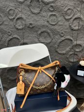 ルイヴィトンバッグ LOUIS VUITTON 2024新作 キャリーオールショルダーバッグ
