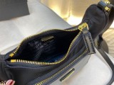 プラダバッグ PRADA 2024新作 ショルダークロスボディバッグ