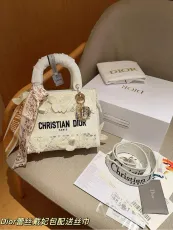 ディオールバッグ DIOR 2024新作 ダイアナ妃のバッグ