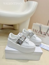 ヴァレンティノ靴 VALENTINO 2024新作 厚底リベットスポーツ＆カジュアルシューズ