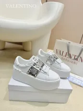 ヴァレンティノ靴 VALENTINO 2024新作 厚底リベットスポーツ＆カジュアルシューズ