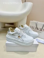 ヴァレンティノ靴 VALENTINO 2024新作 スポーツシューズとカジュアルシューズ