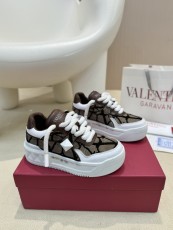 ヴァレンティノ靴 VALENTINO 2024新作 スポーツシューズとカジュアルシューズ