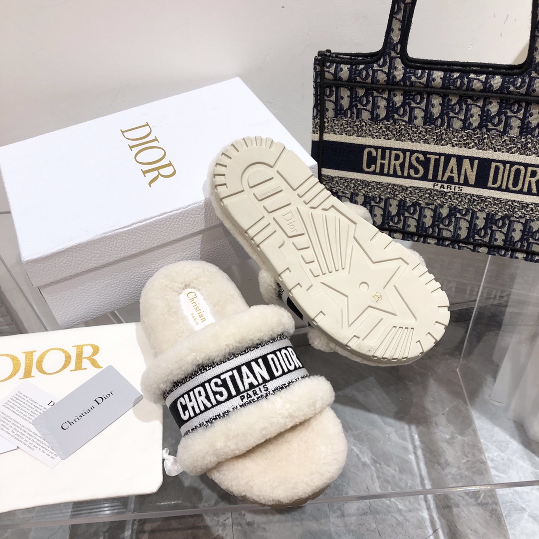 ディオール靴 DIOR 2024新作 ジャカード刺繍サンダル