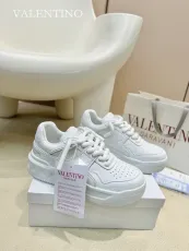 ヴァレンティノ靴 VALENTINO 2024新作 スポーツシューズとカジュアルシューズ