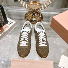 ミュウミュウ靴 Miu Miu 2024新作 継ぎ合わせた白い靴