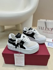ヴァレンティノ靴 VALENTINO 2024新作 スポーツシューズとカジュアルシューズ