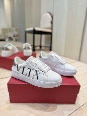 ヴァレンティノ靴 VALENTINO 2024新作 厚底カジュアルスニーカー
