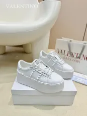 ヴァレンティノ靴 VALENTINO 2024新作 厚底リベットスポーツ＆カジュアルシューズ
