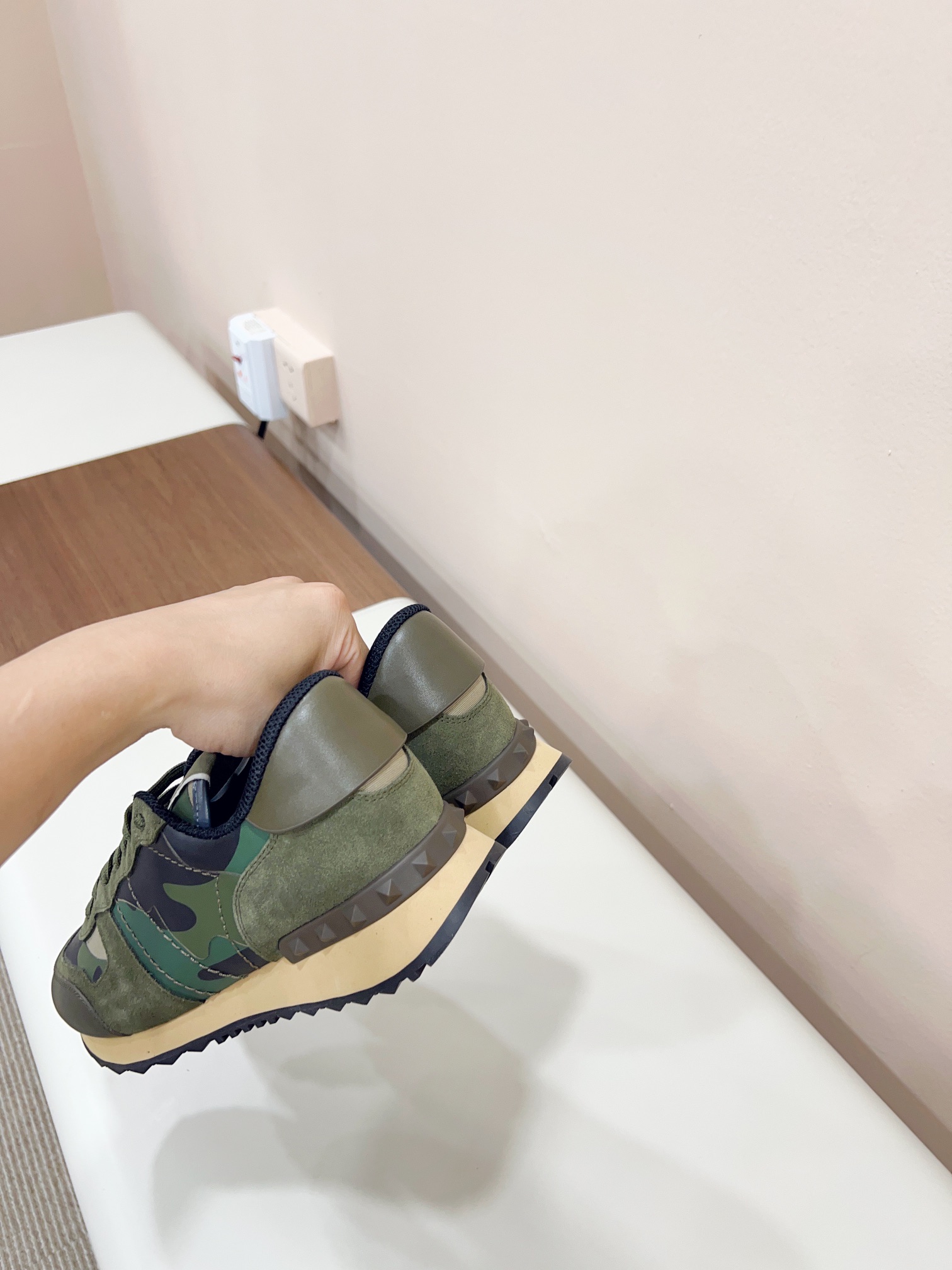 ヴァレンティノ靴 VALENTINO 2024新作 カジュアルメンズスポーツシューズ