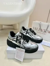 ヴァレンティノ靴 VALENTINO 2024新作 スポーツシューズとカジュアルシューズ