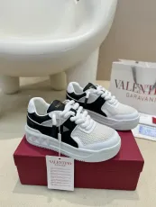 ヴァレンティノ靴 VALENTINO 2024新作 スポーツシューズとカジュアルシューズ
