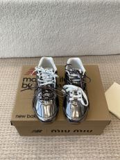 ミュウミュウ靴 Miu Miu 2024新作 スニーカー