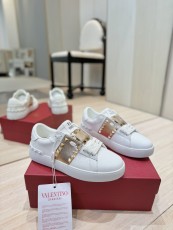 ヴァレンティノ靴 VALENTINO 2024新作 厚底カジュアルスニーカー