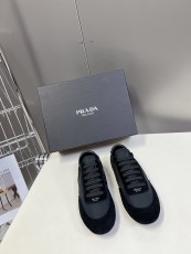プラダ靴 PRADA 2024新作 道徳トレーニングシューズ