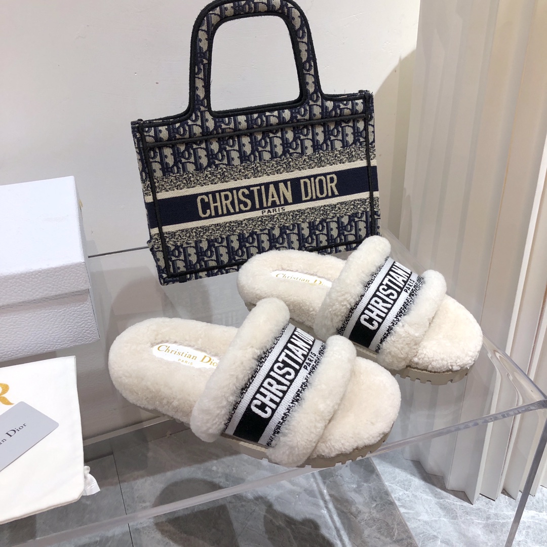 ディオール靴 DIOR 2024新作 ジャカード刺繍サンダル