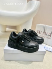 ヴァレンティノ靴 VALENTINO 2024新作 スポーツシューズとカジュアルシューズ