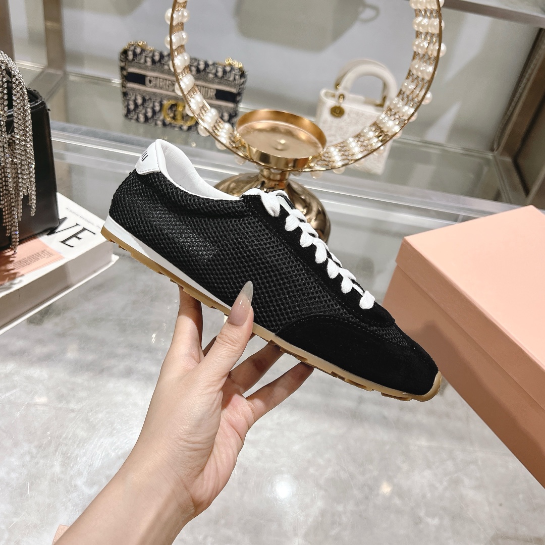 ミュウミュウ靴 Miu Miu 2024新作 継ぎ合わせた白い靴