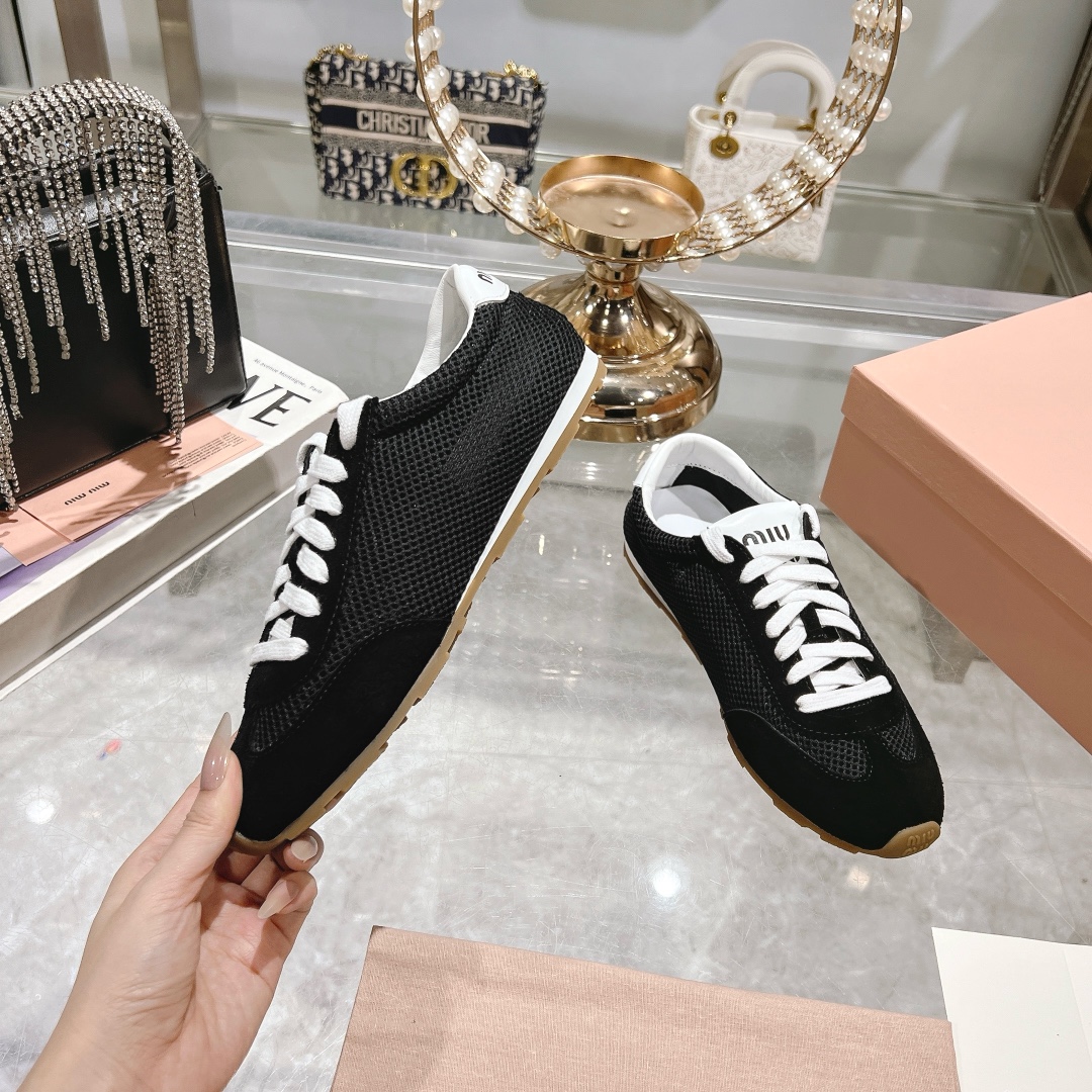 ミュウミュウ靴 Miu Miu 2024新作 継ぎ合わせた白い靴